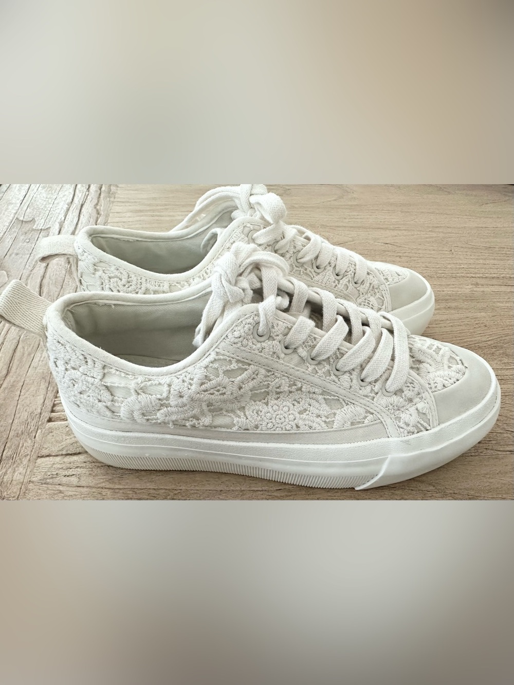 Zara Light Beige Textured Lace-Up Sneakers – EU 38
